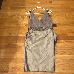 Monique Lhuillier Taupe Sheath Midi Dress V-neck Sleeveless